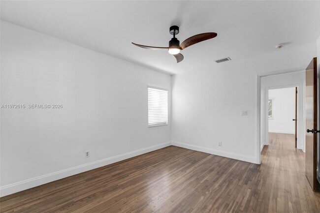 Building Photo - 3965 SW 60th Ct