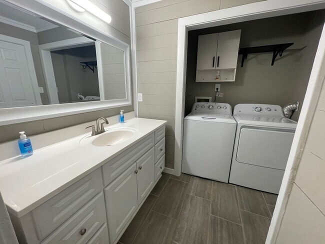 Primary Photo - Condominium for rent near Downtown Birming...