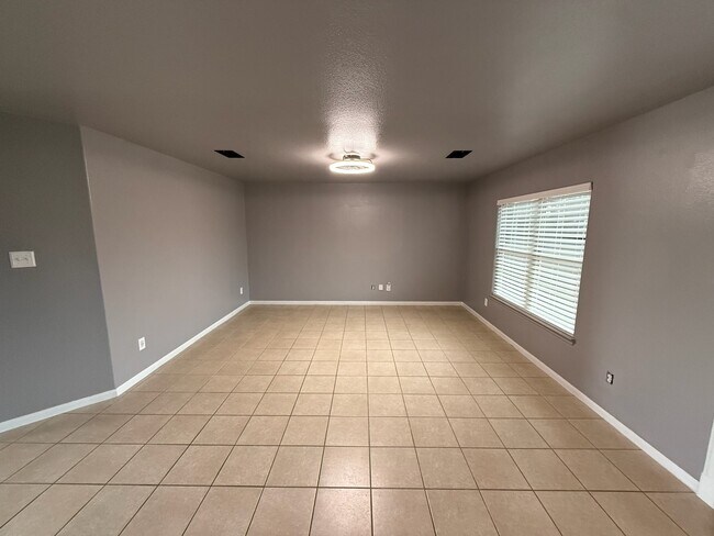 Building Photo - 16135 Green Plume Ln