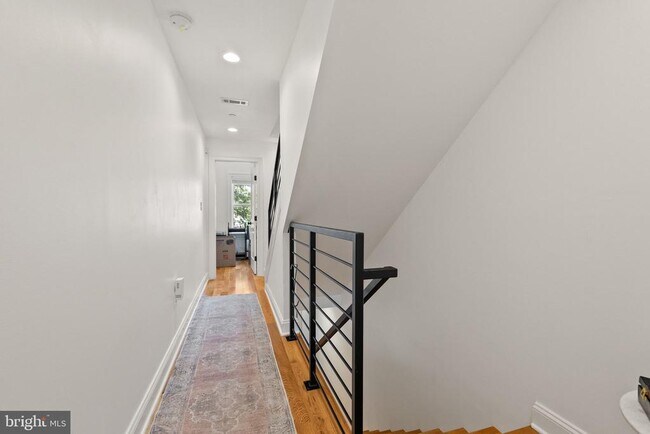 Building Photo - 1315 Trinidad Ave NE