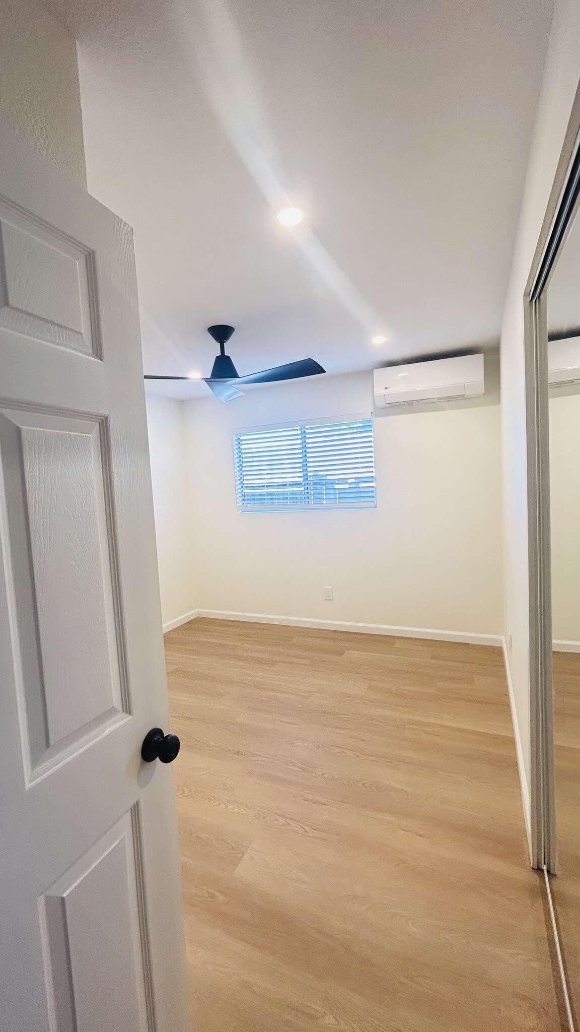 Building Photo - 2811 E 11th St