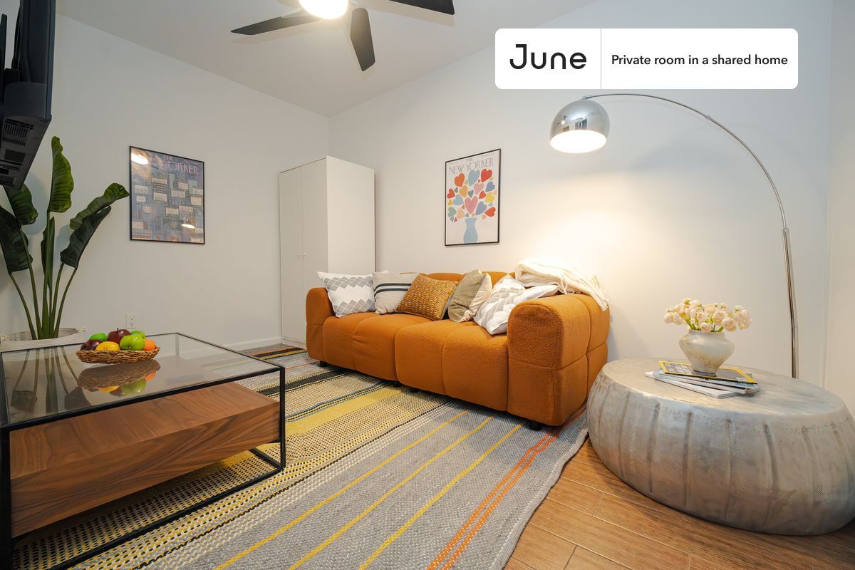 Building Photo - Room in Shared 3 bed/1 bath home in Chinatown
