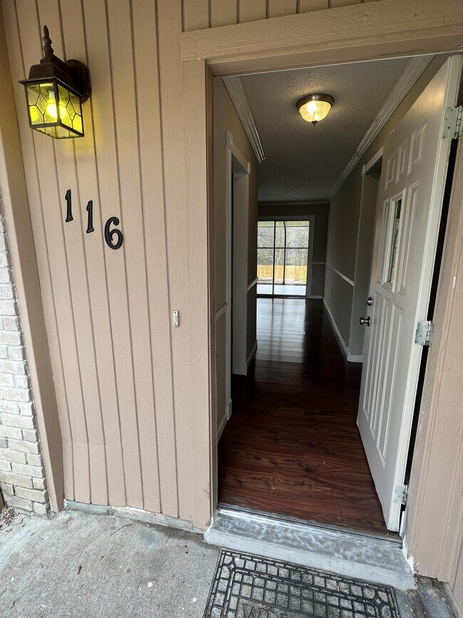 Building Photo - 116 Meadow Lark