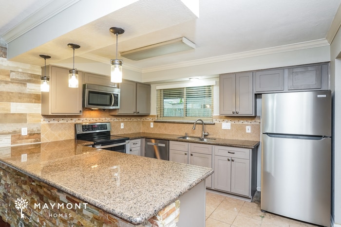 Building Photo - 4242 Heathfield Dr