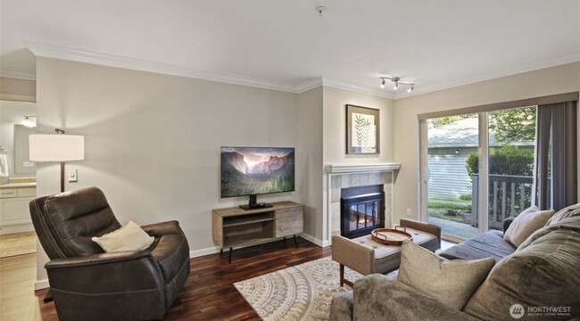 Building Photo - Great location, quiet first floor end unit...