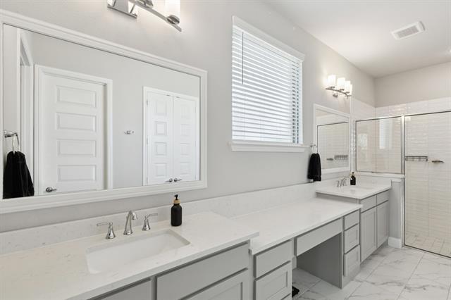 Building Photo - 7584 Zachery Dr