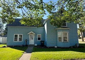 Building Photo - 477 3rd Ave NE