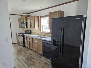 Building Photo - 45 Lincoln Ave