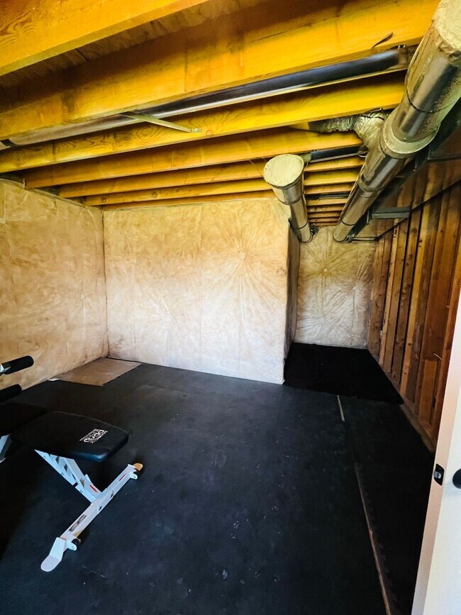 Building Photo - Luxury Rental