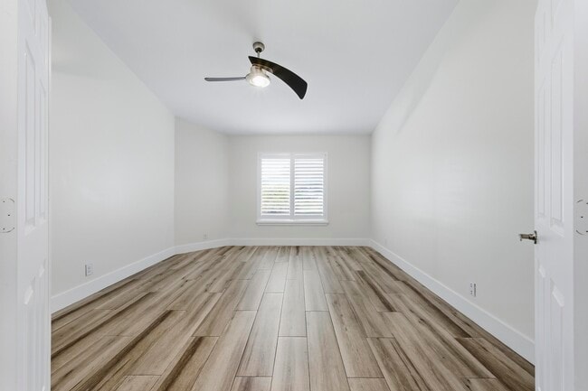 Building Photo - 10353 Milburn Ln