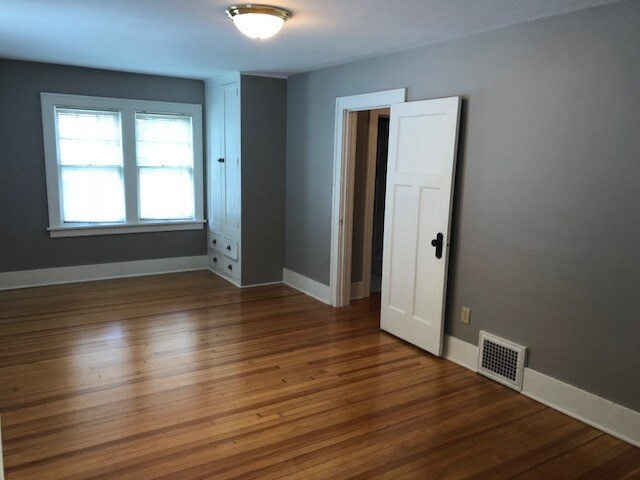 Building Photo - 331 Melrose Ct