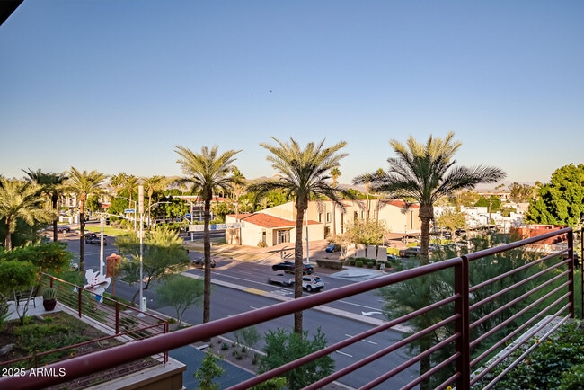 Building Photo - 7167 E Rancho Vista Dr