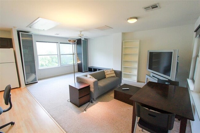 Building Photo - 7910 Ceberry Dr