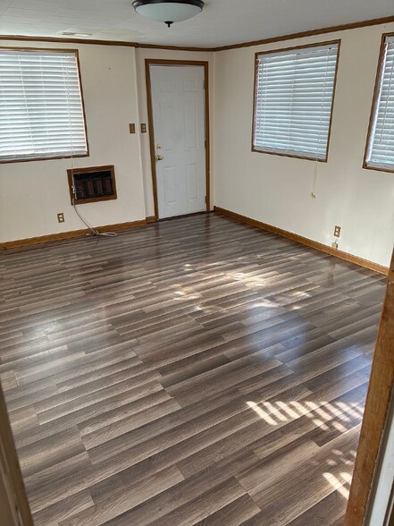 Building Photo - 909 Idlewild Dr