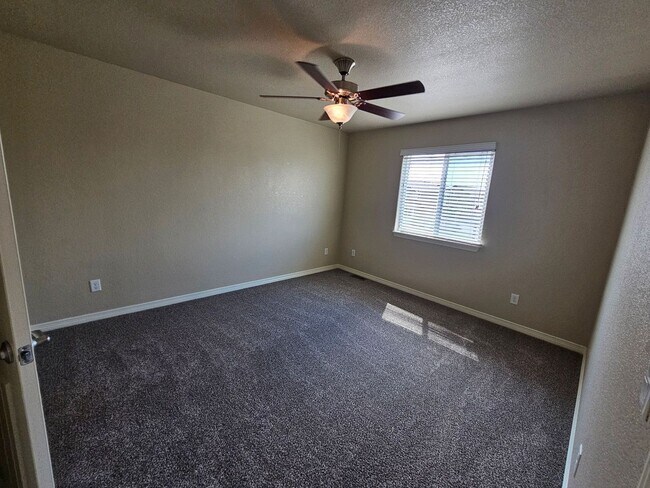 Building Photo - 6471 Stingray Ln