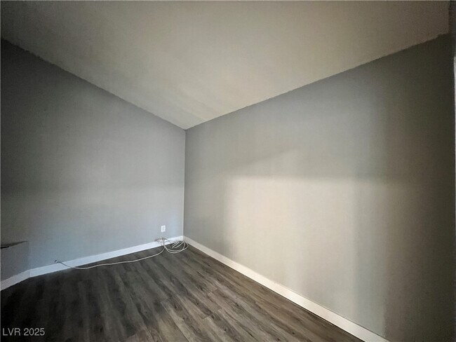 Building Photo - 3140 Hebard Dr