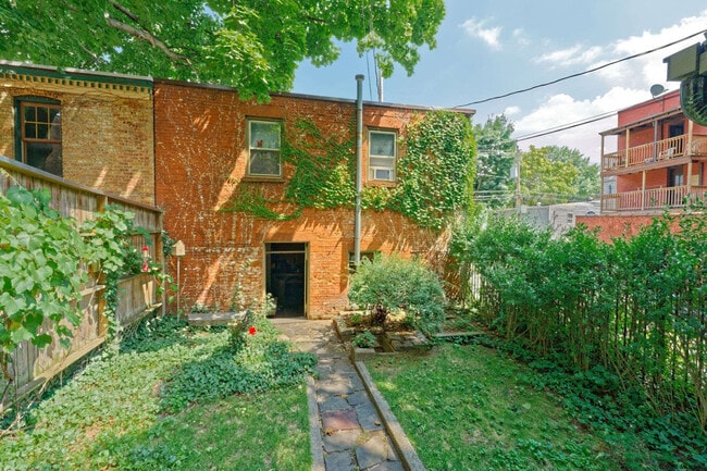 Building Photo - 150 2nd St