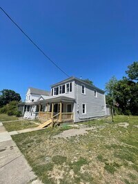 Building Photo - 1223 31st St