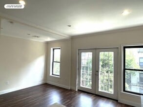 Building Photo - 427 E 117th St