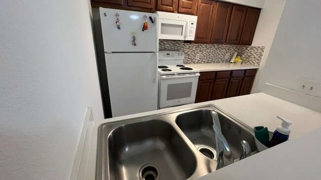 Building Photo - 10555 Turtlewood Ct