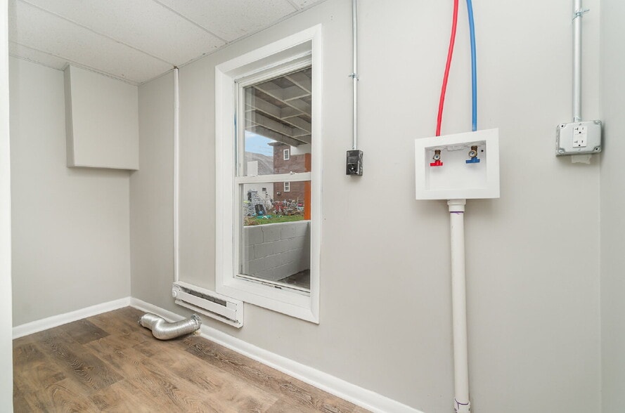 Building Photo - 606 North St