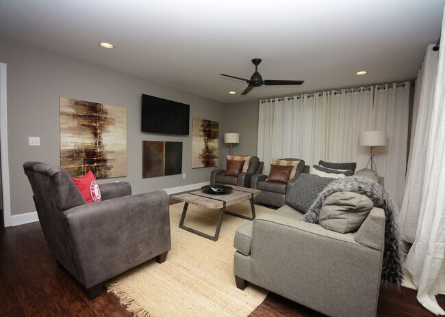 Building Photo - 1626 17th Ave E