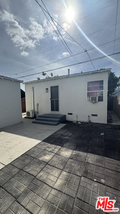 Building Photo - 9601 Alexander Ave