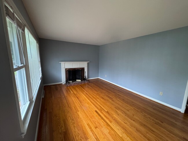 Building Photo - 3916 Gallatin St