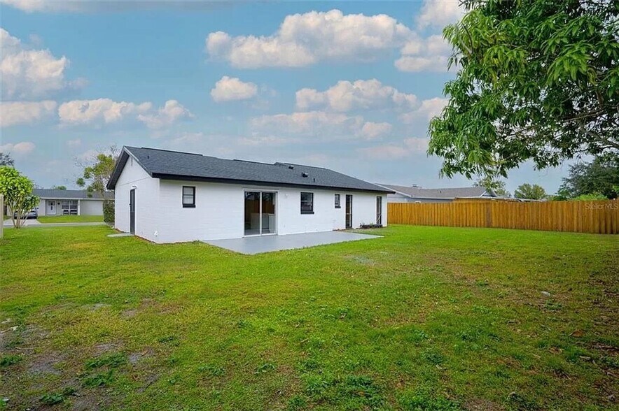 Building Photo - 163 Mante Dr