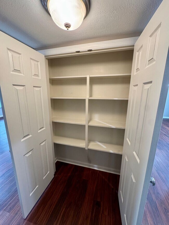Building Photo - Move-In Ready Wexford Home Featuring Modern Updates and an Attached Two-Car