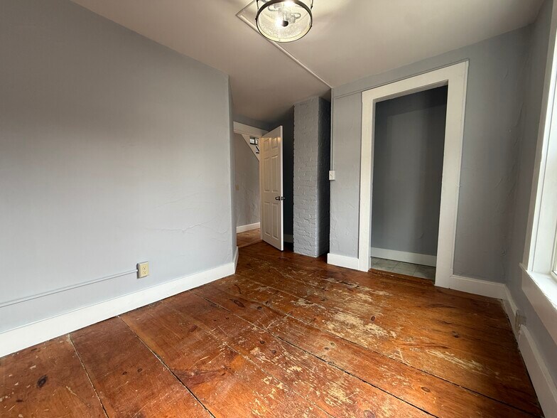 Building Photo - 84 Monadnock St