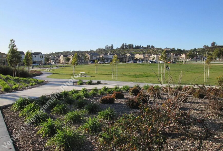 Building Photo - 523 Pioneer St