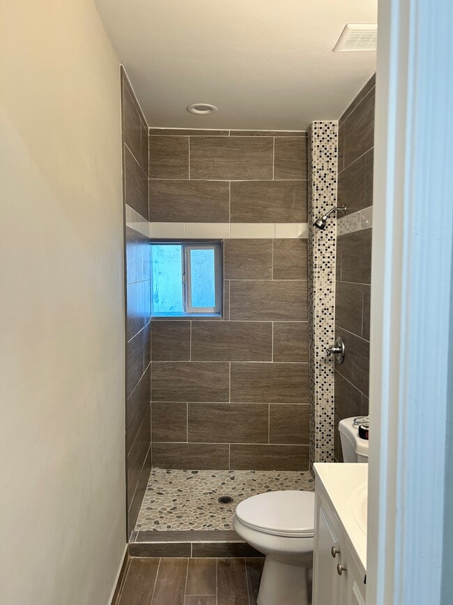 Building Photo - 382 W Quarry St