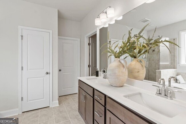 Building Photo - 5015 Kennison Wy