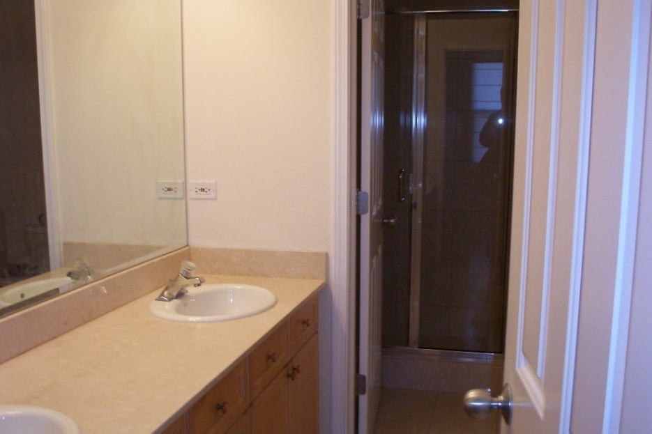 Master Bathroom - 821 S Western Ave