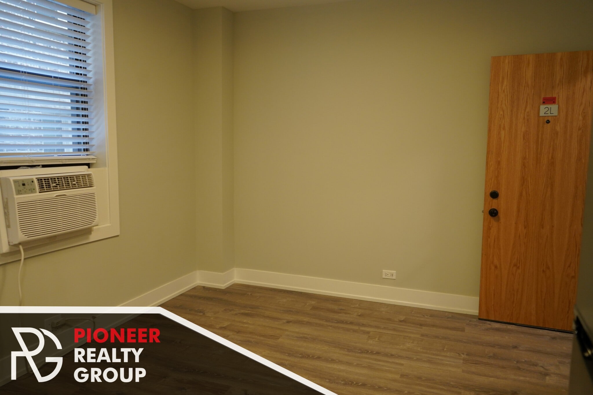 Building Photo - 501 W Belmont Ave