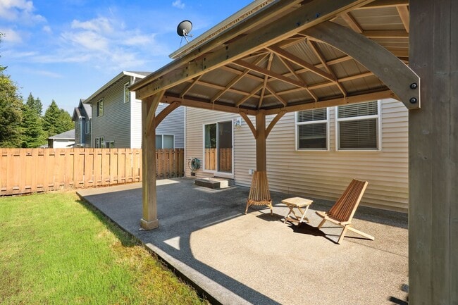 Building Photo - Spacious 3-Bedroom Home in Tumwater – Styl...