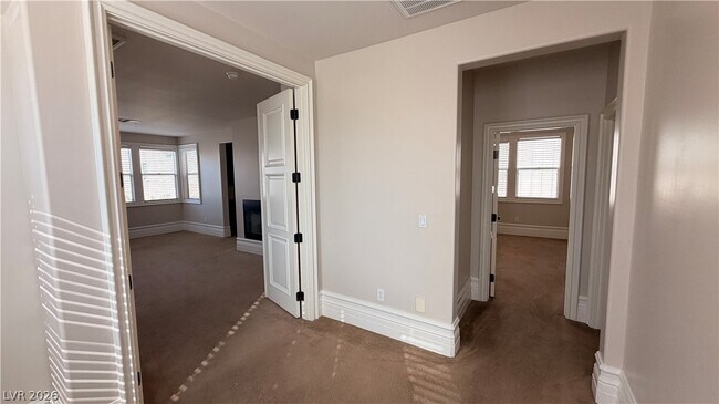 Building Photo - 496 Via Palermo Dr