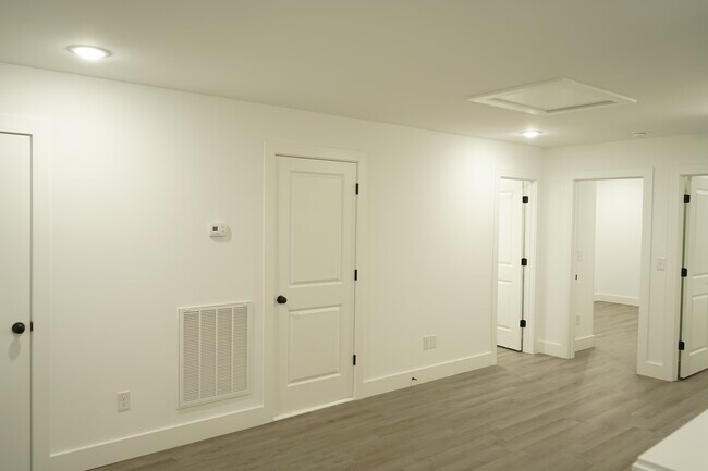 Building Photo - 781 Berry Rd