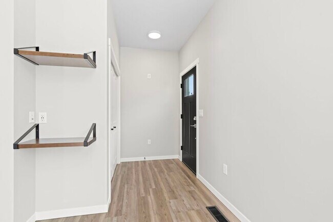 Building Photo - 3716 Custer Dr