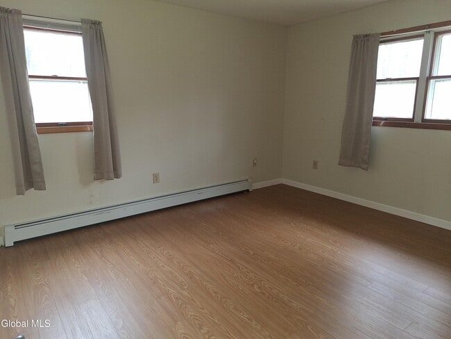 Building Photo - 1031 Saratoga Rd