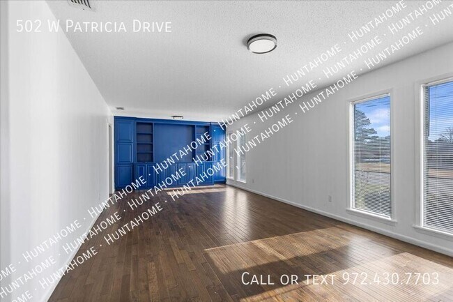 Building Photo - 502 W Patricia Dr