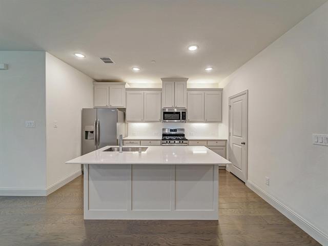 Building Photo - 7228 Sideoats Gama St