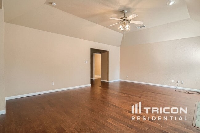 Building Photo - 6209 Meadowmere Ln