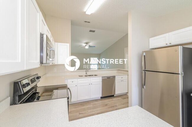 Building Photo - 3 Bedroom Pet-Friendly Home in ORLANDO, FL with Main Street Renewal