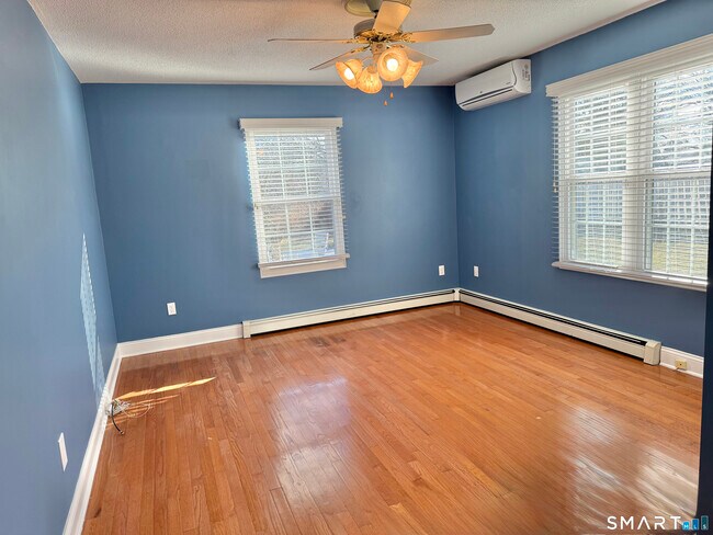 Building Photo - 94 Waldron Dr