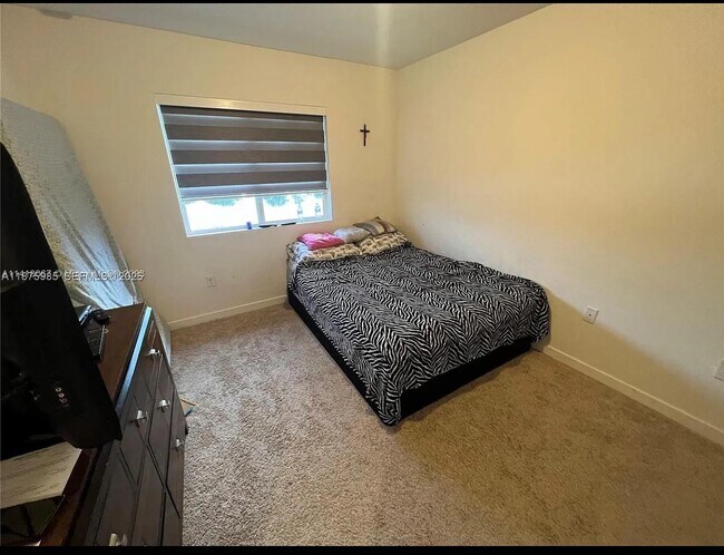 Building Photo - 1166 SE 23rd Ave