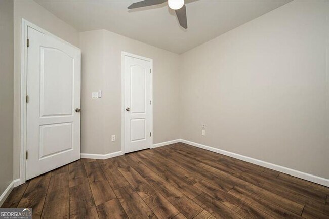 Building Photo - 140 Whitehead Dr