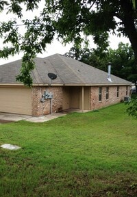 Building Photo - 1006 Jameson St