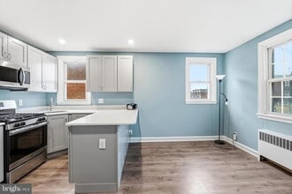 Building Photo - 7318 Frontenac St